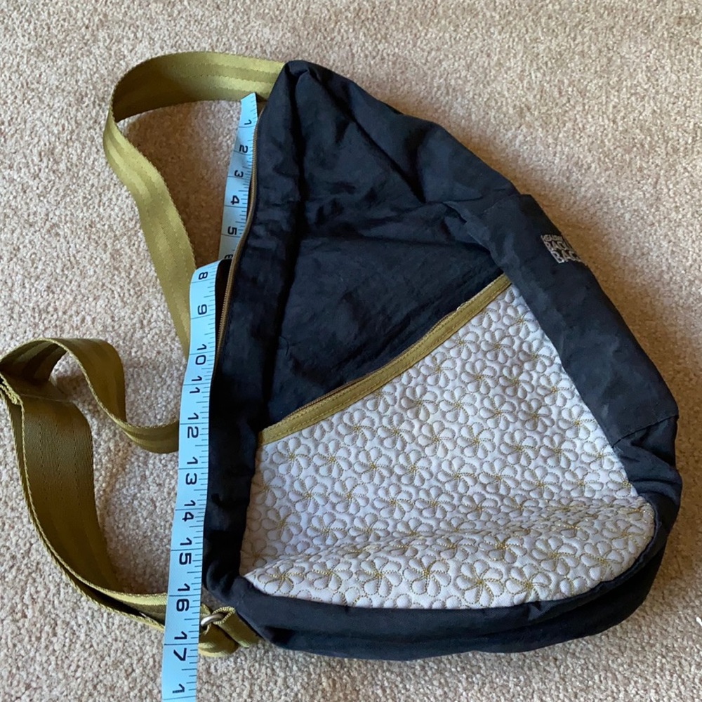 AmeriBag sling bag